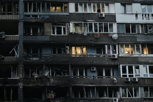 Bild vergrößern: Stromausfälle nach massiven russischen Angriffen in der Ukraine