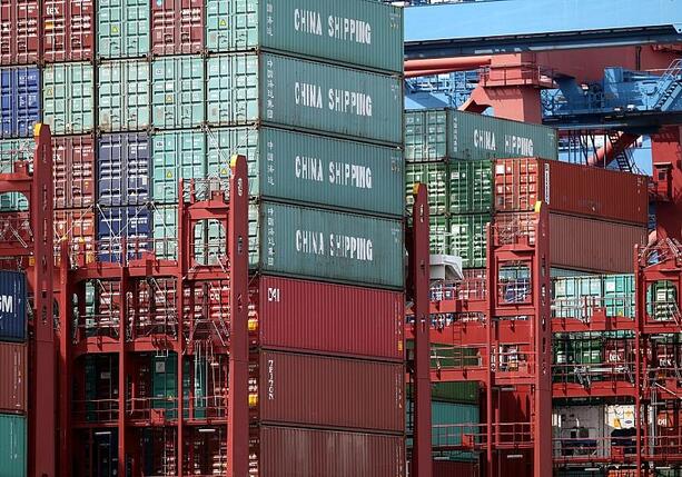 Bild vergrößern: Trump kündigt neuen 100-Prozent-Zoll für Waren aus China an Bild vergrößern: Trump kündigt neuen 100-Prozent-Zoll für Waren aus China an
