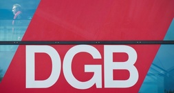 DGB-Chefin Fahimi attackiert Bundesregierung und droht mit Streiks