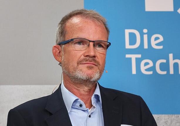 Bild vergrößern: TK-Chef warnt vor stark steigenden Kassenbeiträgen