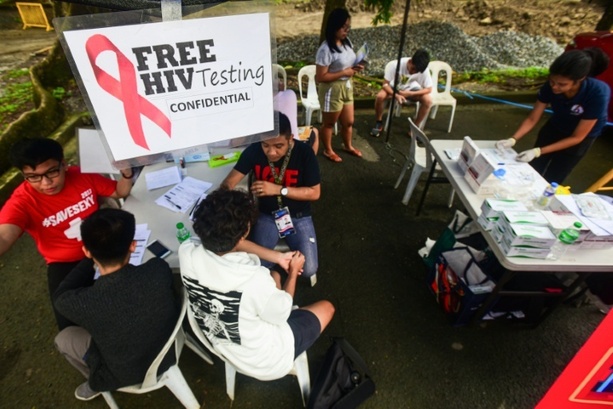 Bild vergrößern: Kampf gegen tödliche Krankheiten wie HIV: Deutschland sagt eine Milliarde Euro zu