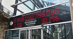 Ökonomen: Nur die Hälfte der neuen Schulden fließt in Investitionen