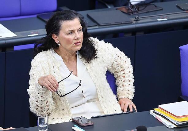 Bild vergrößern: Connemann will Sozialversicherungsbeiträge deckeln Bild vergrößern: Connemann will Sozialversicherungsbeiträge deckeln