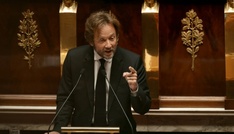 Aussetzen von Rentenreform: Frankreichs Premier rettet Regierung vorerst