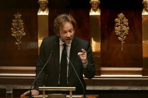 Aussetzen von Rentenreform: Frankreichs Premier rettet Regierung vorerst