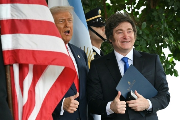 Bild vergrößern: Trump knüpft Finanzhilfe für Argentinien an Wahlerfolg von Präsident Milei Bild vergrößern: Trump knüpft Finanzhilfe für Argentinien an Wahlerfolg von Präsident Milei