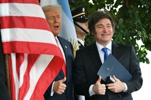 Trump knüpft Finanzhilfe für Argentinien an Wahlerfolg von Präsident Milei