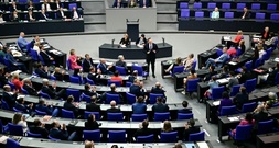 Bundestag berät über Bedrohungslage in Deutschland und Bundeswehreinsätze