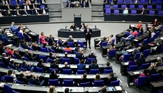 Bundestag berät über Bedrohungslage in Deutschland und Bundeswehreinsätze