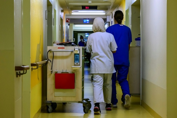 Bild vergrößern: Klinik-Sparpaket: Warken verspricht stabile Kassenbeiträge Bild vergrößern: Klinik-Sparpaket: Warken verspricht stabile Kassenbeiträge