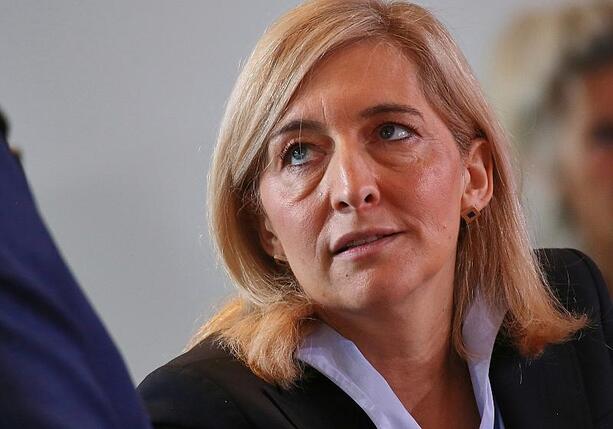 Bild vergrößern: Bundeskabinett beschließt Warkens GKV-Sparplan