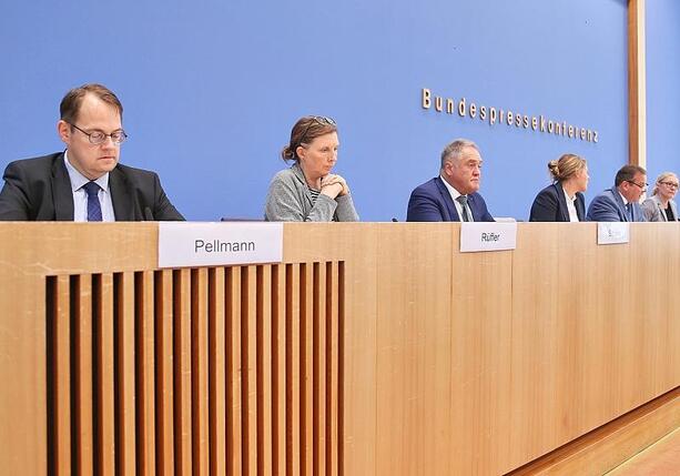 Bild vergrößern: Keine einheitliche Linie zu Volksabstimmungen im Petitionsausschuss