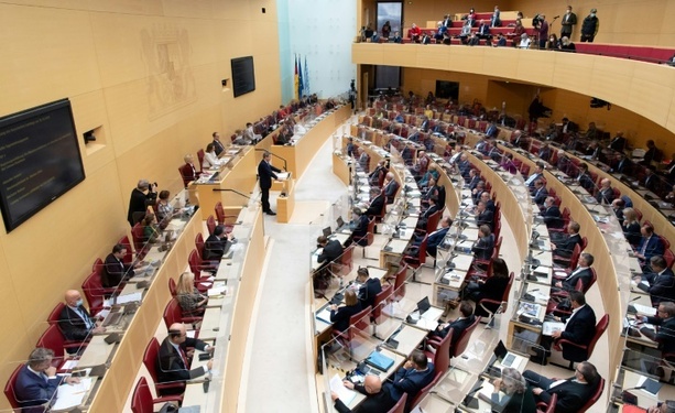 Bild vergrößern: Nach AfD-Eklat: Bayerischer Landtag regelt Schlussworte neu Bild vergrößern: Nach AfD-Eklat: Bayerischer Landtag regelt Schlussworte neu