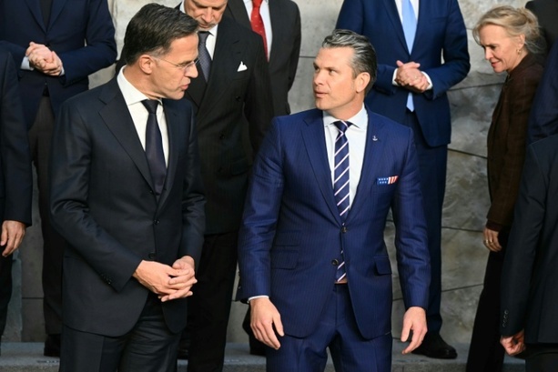 Bild vergrößern: Rutte und Hegseth erwarten mehr Waffenkäufe von Nato-Ländern in den USA Bild vergrößern: Rutte und Hegseth erwarten mehr Waffenkäufe von Nato-Ländern in den USA