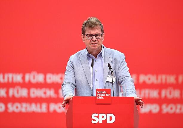 Bild vergrößern: Stegner droht Union mit Koalitionsende bei Aufgabe der Brandmauer Bild vergrößern: Stegner droht Union mit Koalitionsende bei Aufgabe der Brandmauer