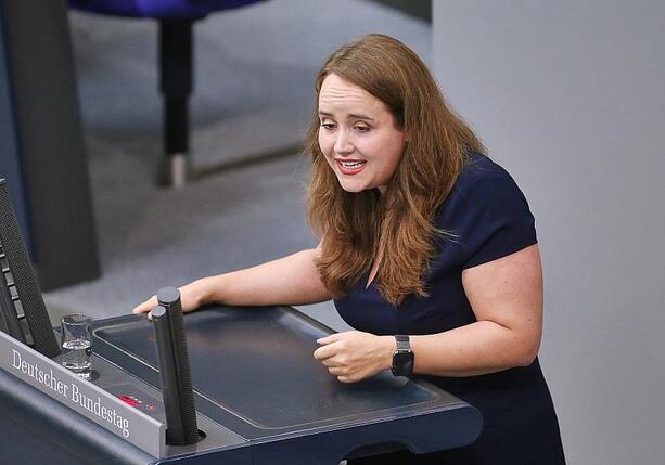 Bild vergrößern: Grüne kritisieren Ausgestaltung des Bundestariftreuegesetzes Bild vergrößern: Grüne kritisieren Ausgestaltung des Bundestariftreuegesetzes