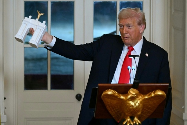 Bild vergrößern: Ballsaal im Weißen Haus: Trump richtet Abendessen für Spender aus Bild vergrößern: Ballsaal im Weißen Haus: Trump richtet Abendessen für Spender aus
