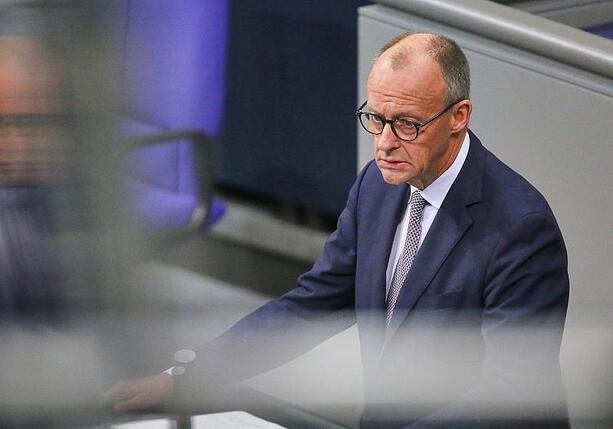 Bild vergrößern: Merz bekräftigt deutschen Führungsanspruch in Europa Bild vergrößern: Merz bekräftigt deutschen Führungsanspruch in Europa