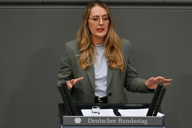 Bild vergrößern: Dröge stellt Merz' Eignung für Amt des Bundeskanzlers in Frage Bild vergrößern: Dröge stellt Merz' Eignung für Amt des Bundeskanzlers in Frage