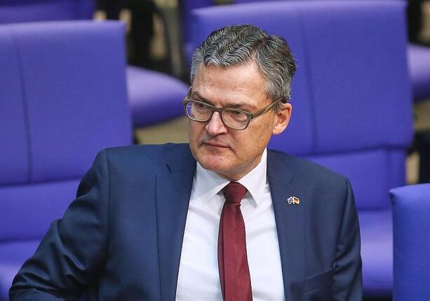 Bild vergrößern: Kiesewetter fordert mehr Demut Deutschlands im Fall Nord Stream Bild vergrößern: Kiesewetter fordert mehr Demut Deutschlands im Fall Nord Stream