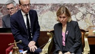 Frankreichs Regierung übersteht beide Misstrauensabstimmungen im Parlament