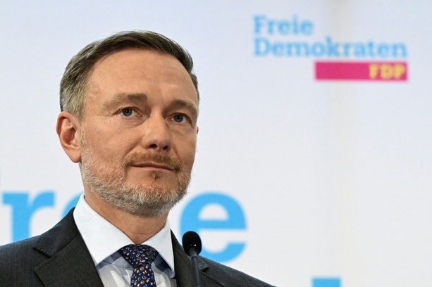 Bild vergrößern: Regierung genehmigt Start von Ex-Minister Lindners Beteiligungsgesellschaft Bild vergrößern: Regierung genehmigt Start von Ex-Minister Lindners Beteiligungsgesellschaft