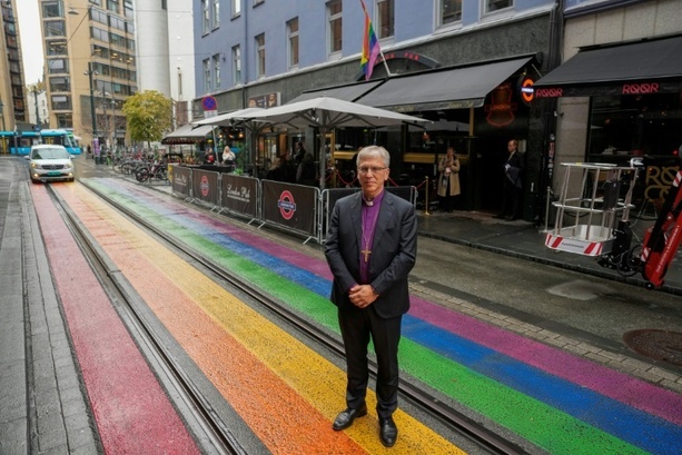 Bild vergrößern: Norwegische Kirche entschuldigt sich bei LGBTQ-Gemeinschaft für Diskriminierung Bild vergrößern: Norwegische Kirche entschuldigt sich bei LGBTQ-Gemeinschaft für Diskriminierung