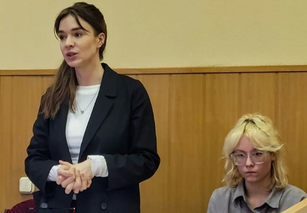 Bild vergrößern: Regierungskritische Lieder gesungen: Drei junge russische Musiker müssen in Haft Bild vergrößern: Regierungskritische Lieder gesungen: Drei junge russische Musiker müssen in Haft