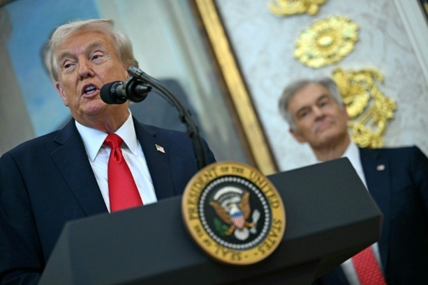 Bild vergrößern: Trump droht Hamas bei weiteren Hinrichtungen mit Vernichtung Bild vergrößern: Trump droht Hamas bei weiteren Hinrichtungen mit Vernichtung