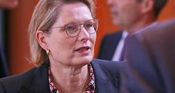Justizministerin packt neues Firmenmodell an
