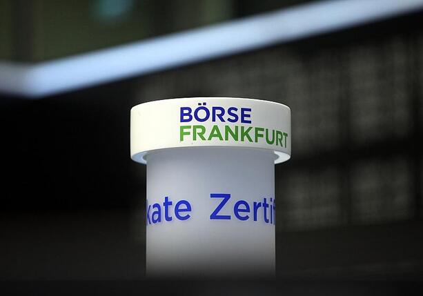 Bild vergrößern: Dax am Mittag weiter deutlich im Minus - Investoren sind nervös Bild vergrößern: Dax am Mittag weiter deutlich im Minus - Investoren sind nervös