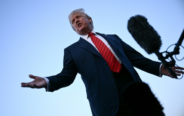 Bild vergrößern: Trump reicht abgewiesene Verleumdungsklage gegen New York Times erneut ein Bild vergrößern: Trump reicht abgewiesene Verleumdungsklage gegen New York Times erneut ein