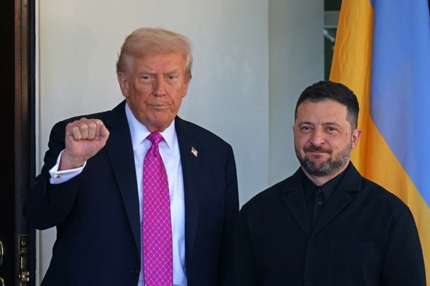 Bild vergrößern: Selenskyj zu Gespräch mit US-Präsident Trump im Weißen Haus eingetroffen Bild vergrößern: Selenskyj zu Gespräch mit US-Präsident Trump im Weißen Haus eingetroffen