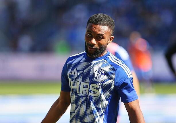 Bild vergrößern: 2. Bundesliga: Braunschweig und Schalke feiern Auswärtssiege Bild vergrößern: 2. Bundesliga: Braunschweig und Schalke feiern Auswärtssiege
