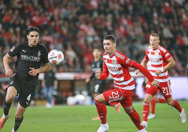 Bild vergrößern: 1. Bundesliga: Union bezwingt Gladbach mit 3:1 Bild vergrößern: 1. Bundesliga: Union bezwingt Gladbach mit 3:1