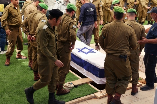 Bild vergrößern: Hamas übergibt Leiche einer weiteren Geisel - Israel bestätigt Inempfangnahme Bild vergrößern: Hamas übergibt Leiche einer weiteren Geisel - Israel bestätigt Inempfangnahme