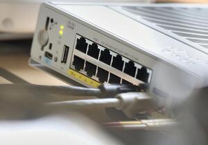 Bei fast jedem Zweiten fällt Internet einmal im Jahr komplett aus