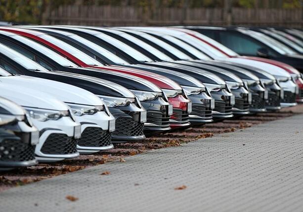 Bild vergrößern: Verkaufsquoten für E-Autos liegen weit auseinander Bild vergrößern: Verkaufsquoten für E-Autos liegen weit auseinander