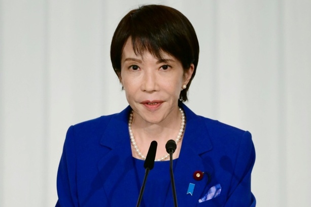Bild vergrößern: Japans LDP-Partei und ihr neuer Juniorpartner unterzeichnen Koalitionsvertrag Bild vergrößern: Japans LDP-Partei und ihr neuer Juniorpartner unterzeichnen Koalitionsvertrag