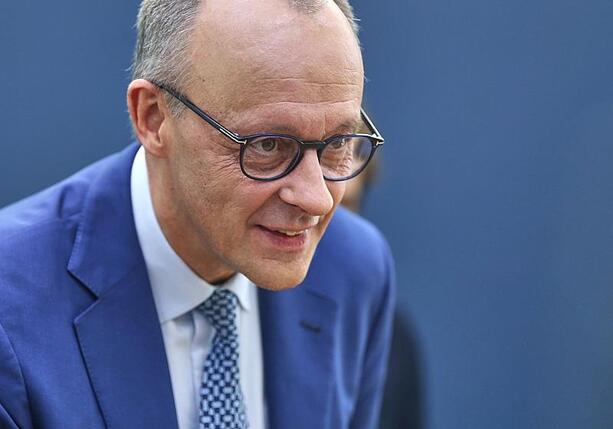 Bild vergrößern: Unionsfraktion richtet Feier für 70. Geburtstag von Merz aus Bild vergrößern: Unionsfraktion richtet Feier für 70. Geburtstag von Merz aus