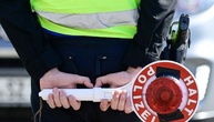 Passagierin schlägt Alarm: Polizei stoppt betrunkenen Busfahrer in Rostock