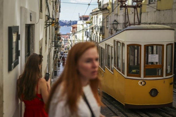 Bild vergrößern: Unglück von Lissabon: Verbindungskabel entsprach nicht den Normen