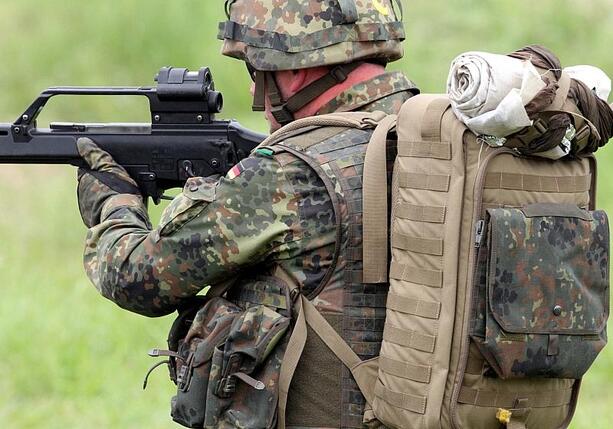 Bild vergrößern: Drei-Viertel-Mehrheit gegen Wehrdienst-Lotterie Bild vergrößern: Drei-Viertel-Mehrheit gegen Wehrdienst-Lotterie