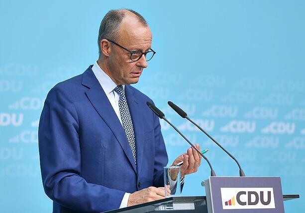 Bild vergrößern: Stadtbild-Debatte: CDU-Sozialflügel fordert anderen Stil von Merz Bild vergrößern: Stadtbild-Debatte: CDU-Sozialflügel fordert anderen Stil von Merz