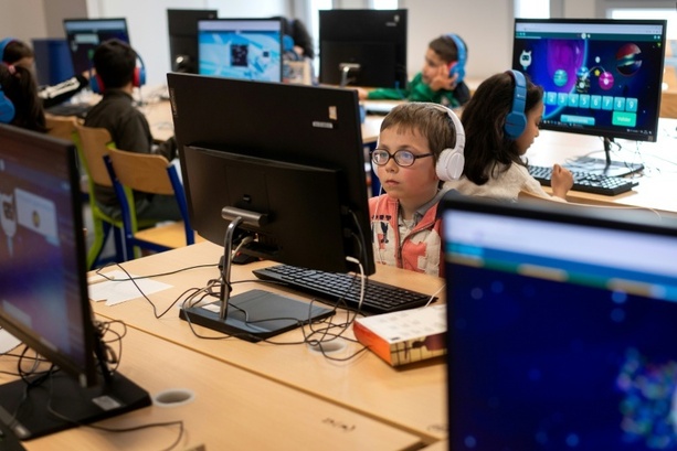Bild vergrößern: Pflichtfach Informatik an Schulen in immer mehr Bundesländern Bild vergrößern: Pflichtfach Informatik an Schulen in immer mehr Bundesländern
