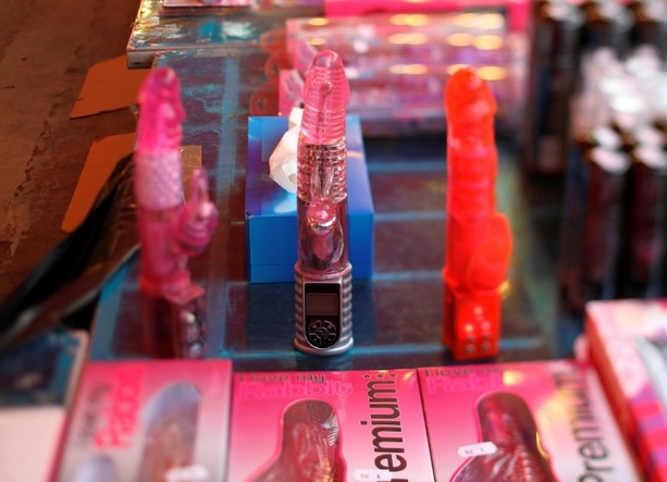 Bild vergrößern: Schadstoffe und indiskrete Apps: Nur sieben von 19 Sextoys unbedenklich nutzbar Bild vergrößern: Schadstoffe und indiskrete Apps: Nur sieben von 19 Sextoys unbedenklich nutzbar