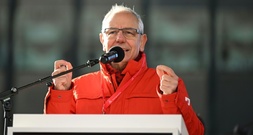 Michael Vassiliadis bleibt Vorsitzender der Industriegewerkschaft IG BCE