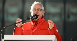 Michael Vassiliadis bleibt Vorsitzender der Industriegewerkschaft IG BCE