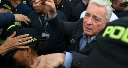 Gericht in Kolumbien hebt Verurteilung von Ex-Präsident Uribe auf