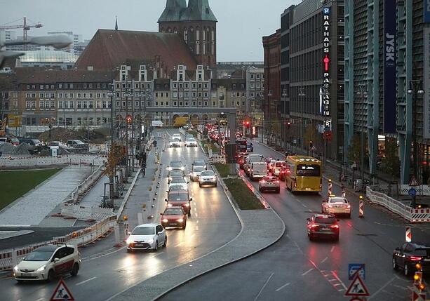 Bild vergrößern: Länder wollen E-Fuel-Verbrenner auch nach 2035 zulassen